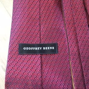 Geoffrey Beene Accessories - 💥3/$25💥Geoffrey Beene Maroon Geometric Neck Tie Geoffrey Beene Accessories - 💥3/$25💥Geoffrey Beene Maroon Geometric Neck Tie